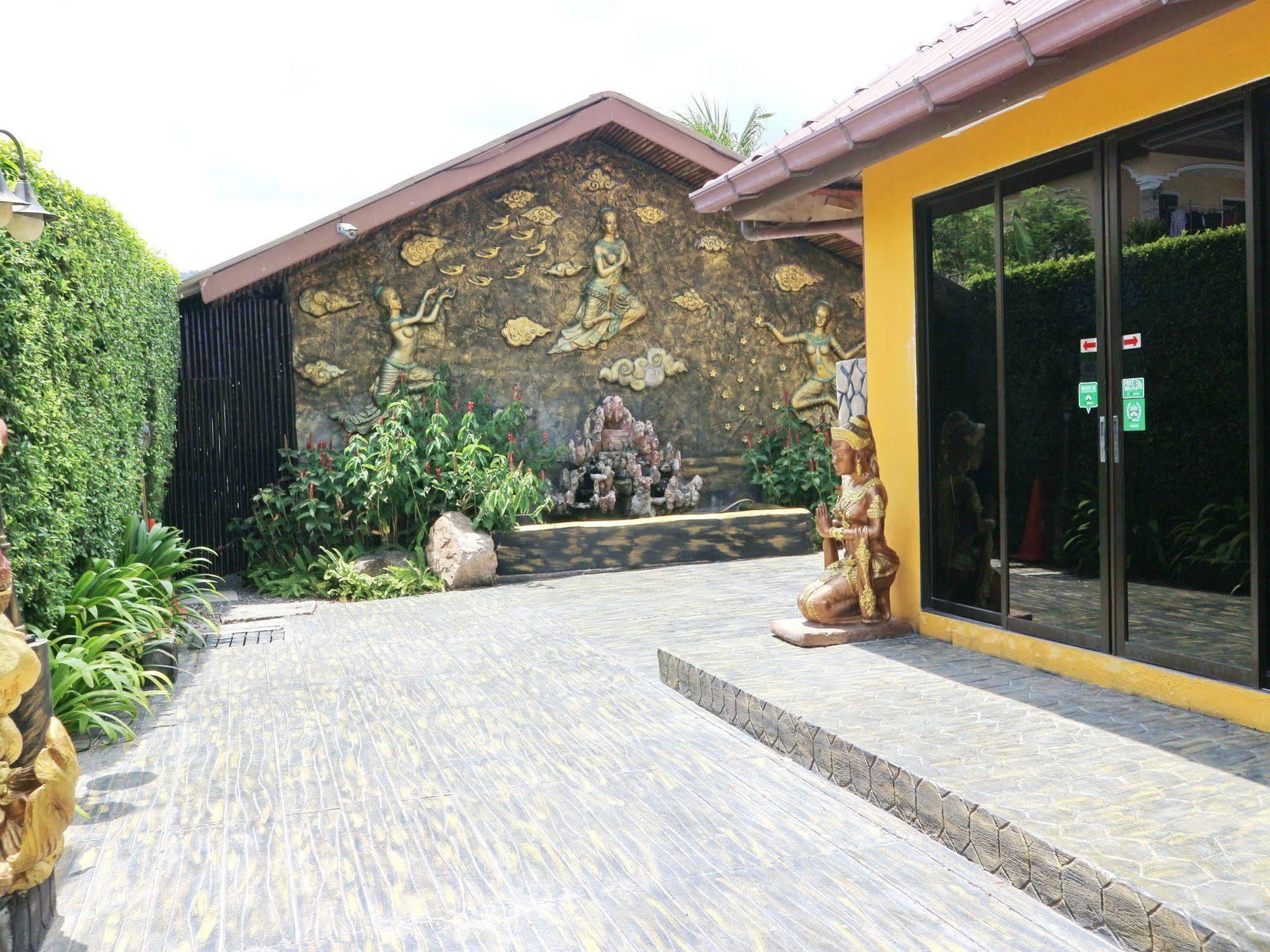 Готель Kamala Tropical Garden Екстер'єр фото